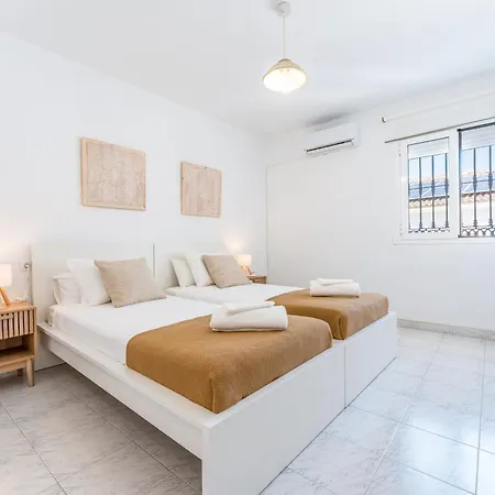 Villa Vb Coto 7br W Pool & Views